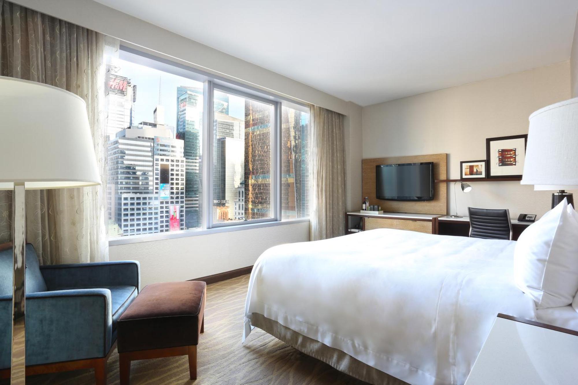 Premium King Room Skyline View,1340355350:JPEG